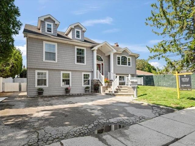 House for sale in Swedetown Village, Bethpage
