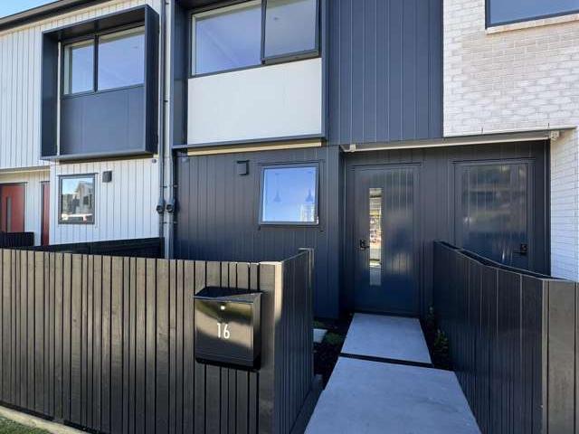Townhouse for sale in Paremoremo