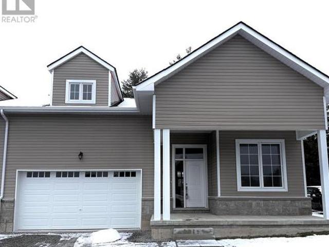 Townhouse for rent in Muskoka, Ontario