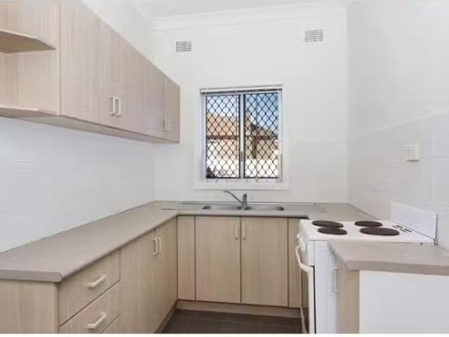 House for rent in Wollongong West, New South Wales