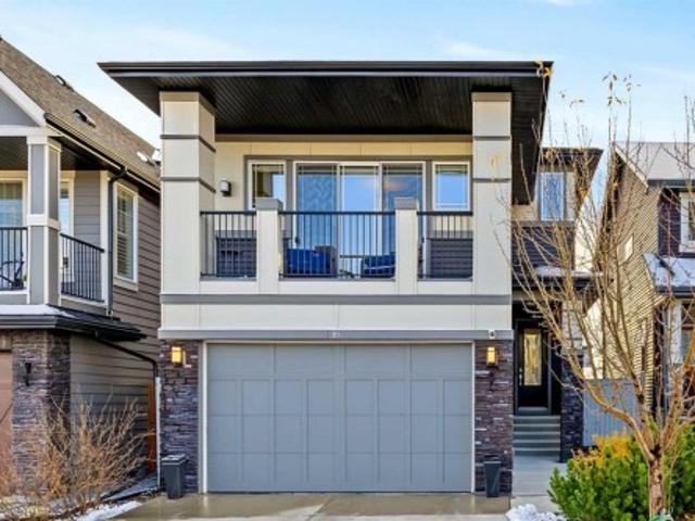 House for sale in Tuscany, Calgary