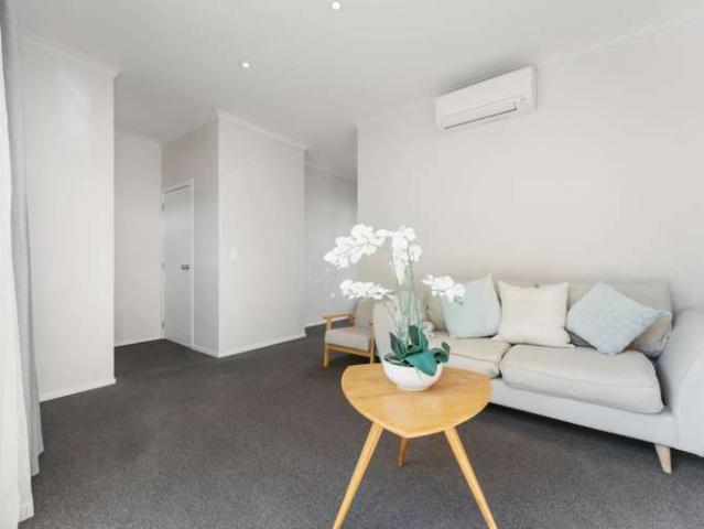 Townhouse for sale in Paremoremo