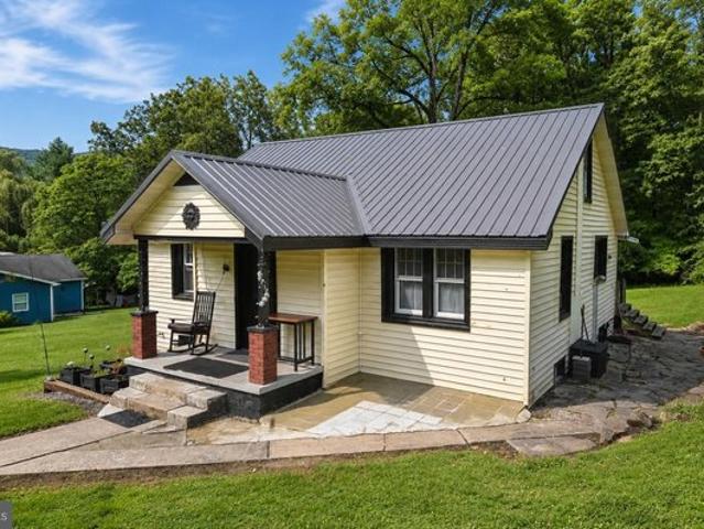House for sale in Garrett, Maryland