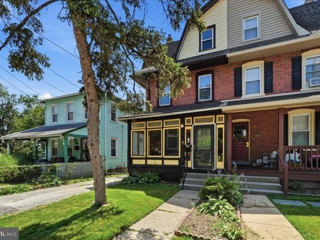 Townhouse for sale in Ardmore, Pennsylvania