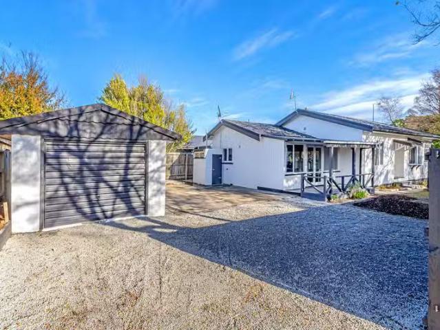 House for sale in Chaslands, Canterbury