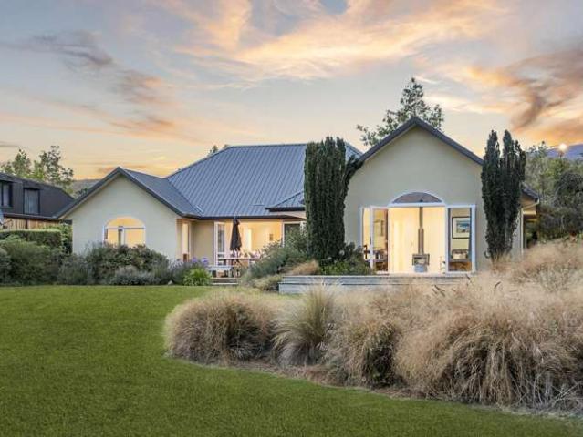 House for sale in Otakou