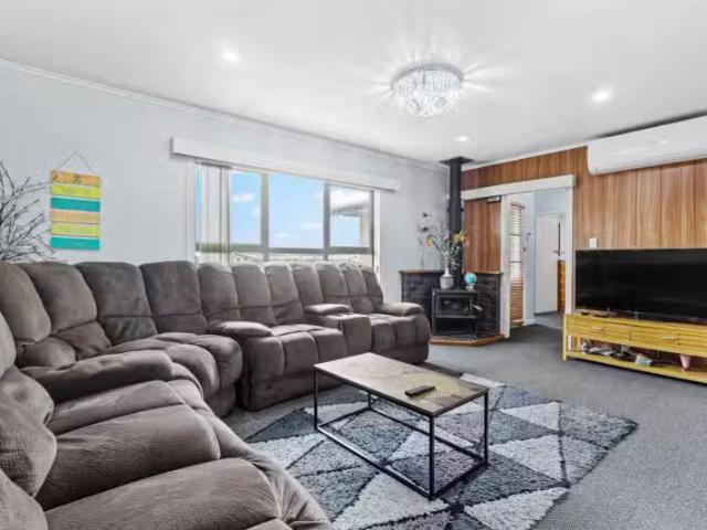 House for sale in Papakura