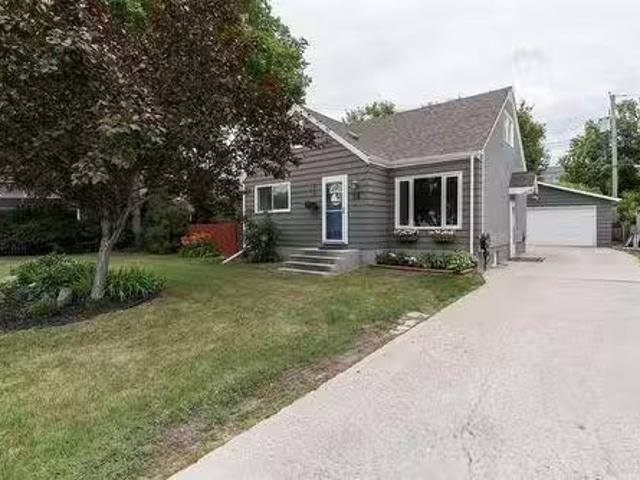 House for sale in East St. Paul, Manitoba