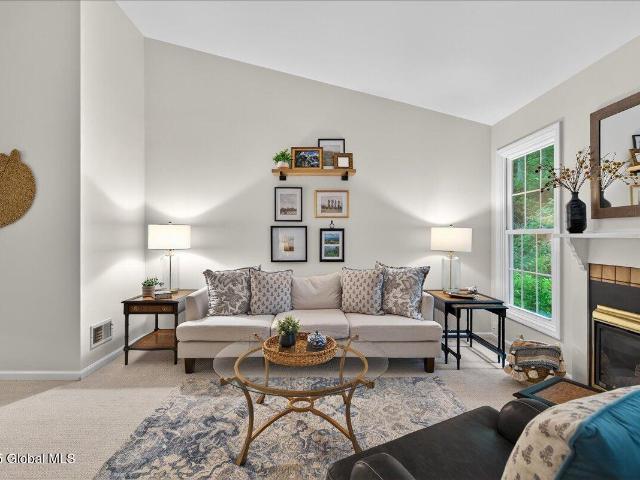 Townhouse for sale in Gansevoort