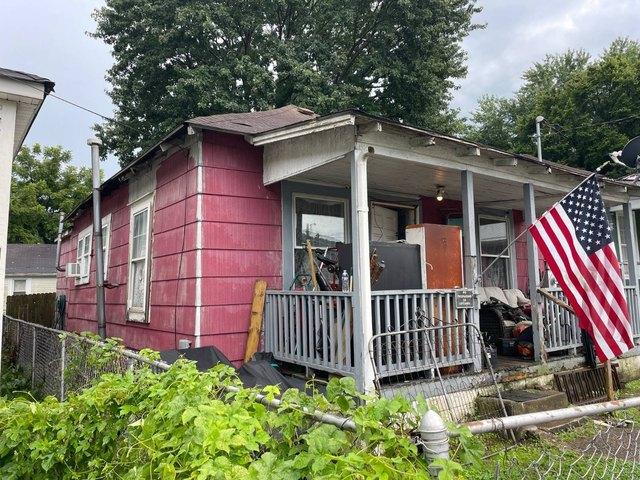 House for sale in Smithers, West Virginia
