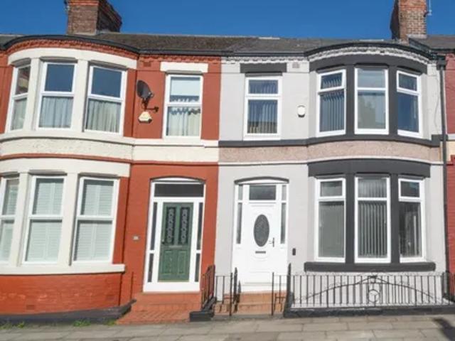 House for rent in Calderstones