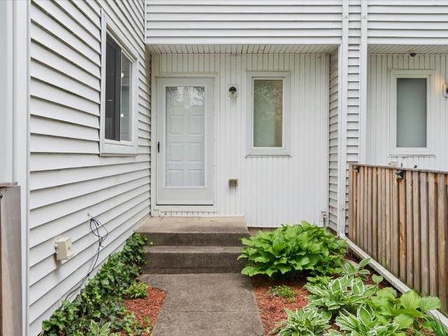 Townhouse for sale in Woodridge, Illinois