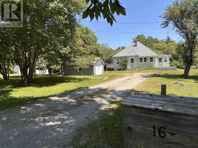 House for sale in Shelburne, Nova Scotia