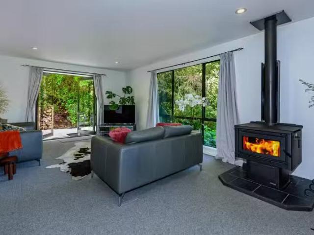 House for sale in Little Akaloa, Canterbury