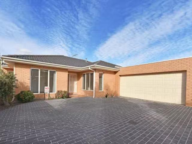 House for rent in Avondale Heights, Victoria