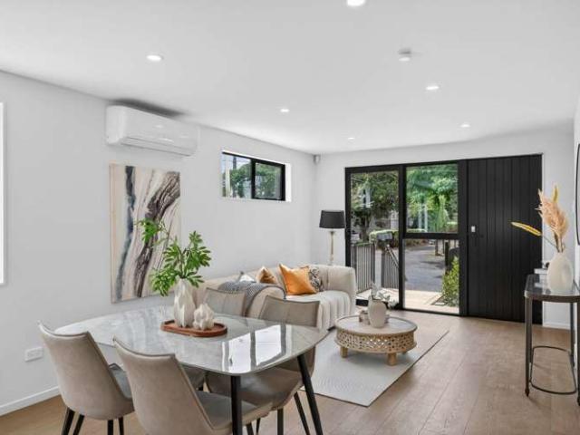 Townhouse for sale in One Tree Hill, Maungakiekie-Tāmaki