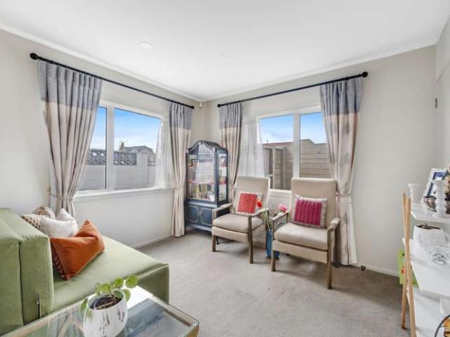 House for sale in Bucklands Beach, Howick