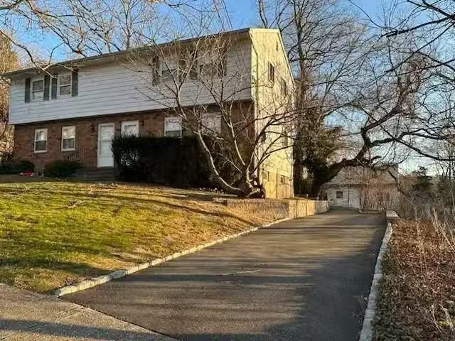 House for rent in Long Island City