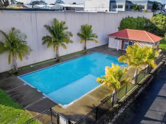 House for sale in Oratia