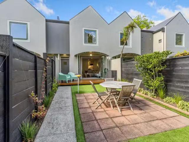 House for sale in Saint Albans, Canterbury