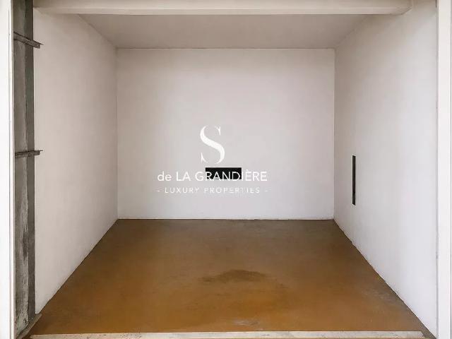 Garage vente à Paris, Île-de-France