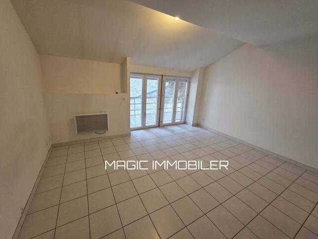 Appartement location à Les Neyrolles, Ain