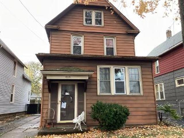 House for sale in Niagara Falls, New York