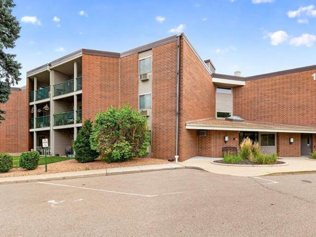 Condo for sale in Eagan, Minnesota