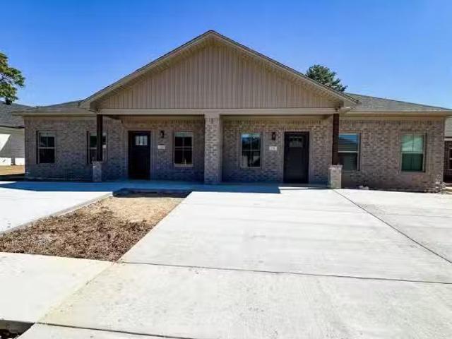 House for rent in Benton