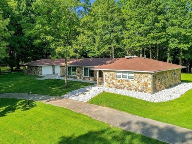 House for sale in Ellettsville, Indiana