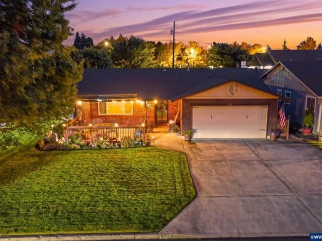 House for sale in Woodburn, Marion County