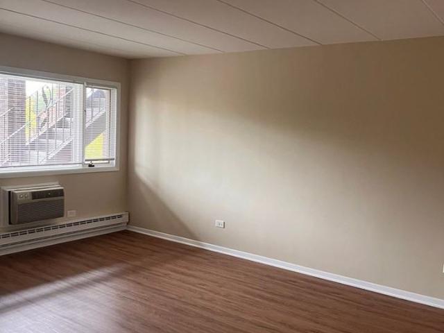 Apartment for rent in Park Ridge, Illinois