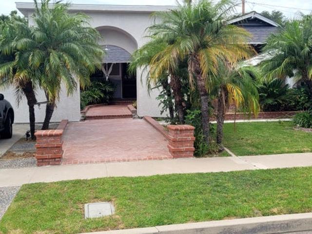 Room for rent in Canoga Park, California