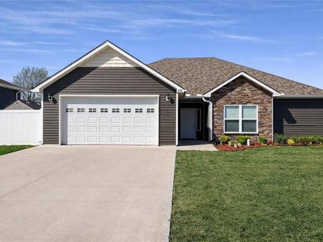 House for sale in Knob Noster, Missouri