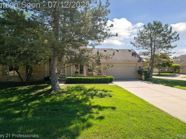Condo for sale in Macomb