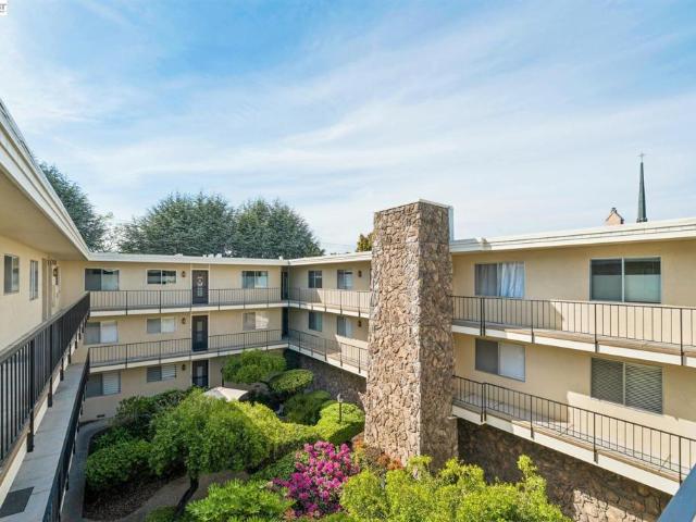 Condo for sale in Alameda, California