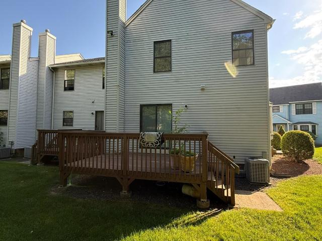 Townhouse for sale in Edison, New Jersey