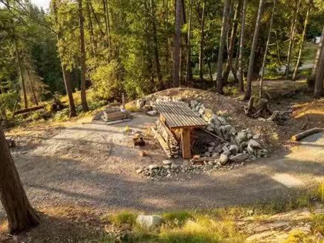 House for sale in Bowen Island, British Columbia