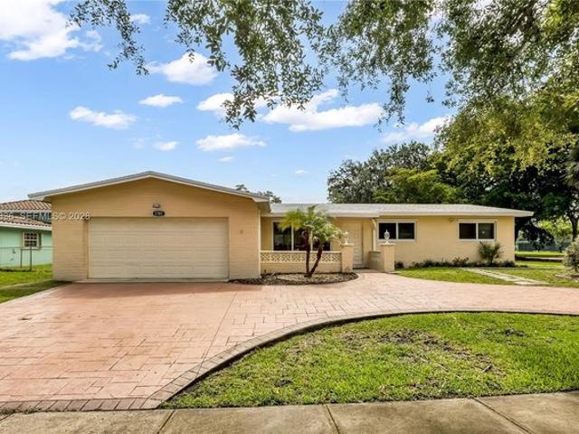 House for sale in Pembroke Pines, Florida