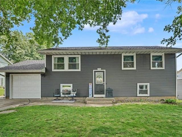 House for sale in Clinton, Iowa