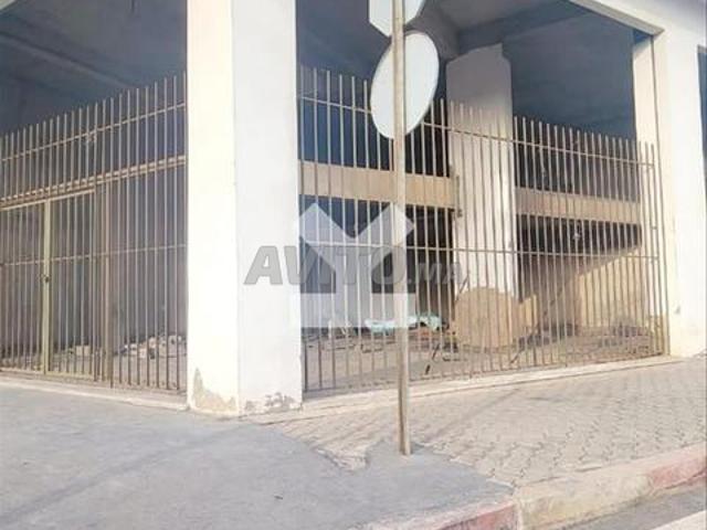 Local commercial vente à Anfa, Gharb-Chrarda-Beni Hssen