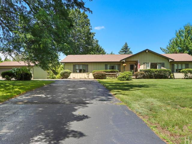 House for sale in Mchenry, Illinois