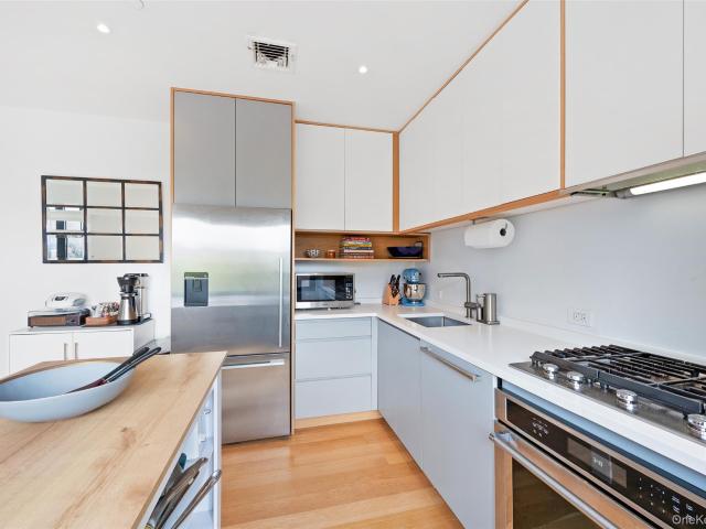Condo for sale in Arverne, New York