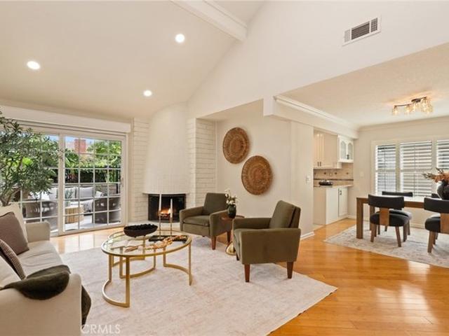 Townhouse for sale in Colonia Juarez, Fountain Valley