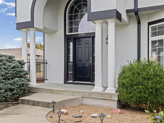 House for sale in Rollins Landing, Smithville