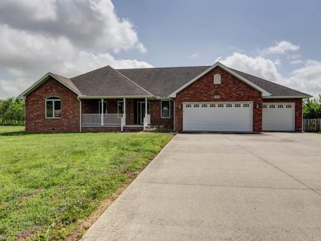 House for sale in Barry, Missouri