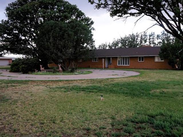 House for sale in Springlake, Lamb County