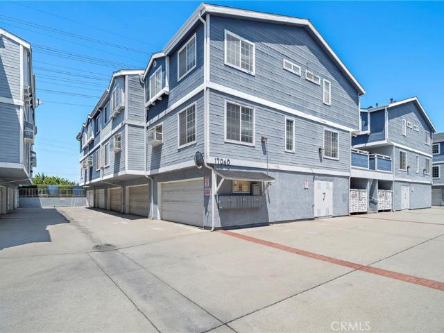 Townhouse for sale in Bellflower, California
