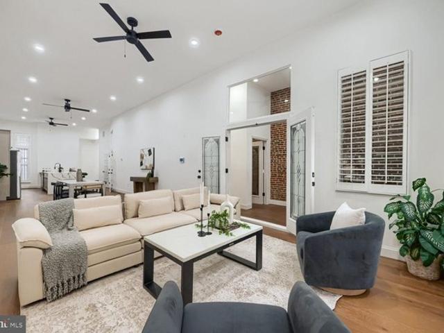 House for sale in Gibsonton, Maryland