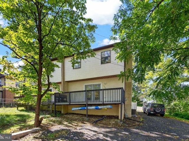 Townhouse for sale in Dresher, Pennsylvania
